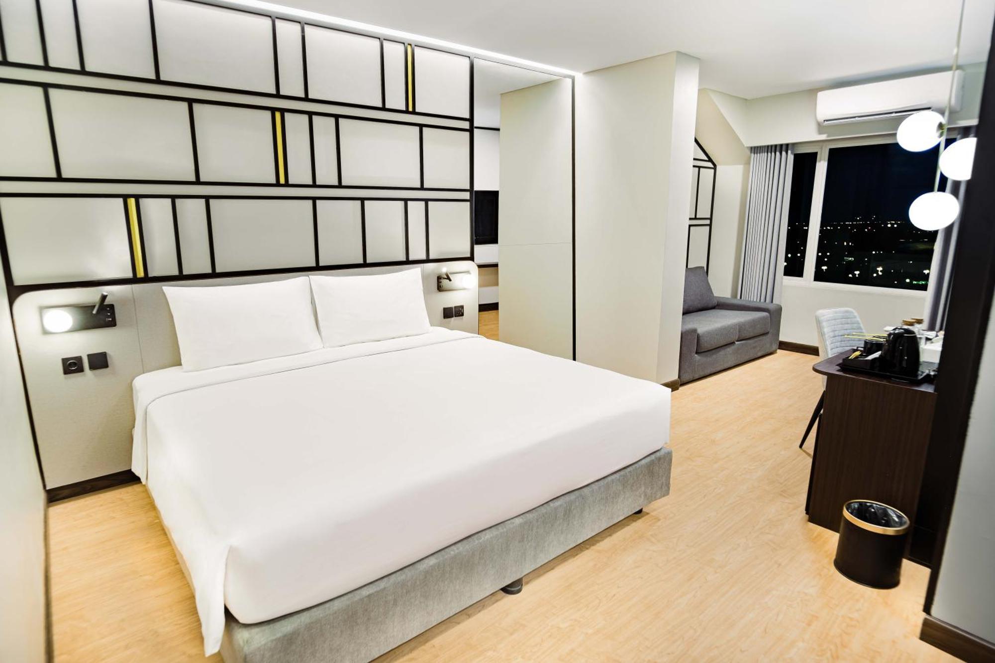 Yello Hotel Samarinda Exterior photo